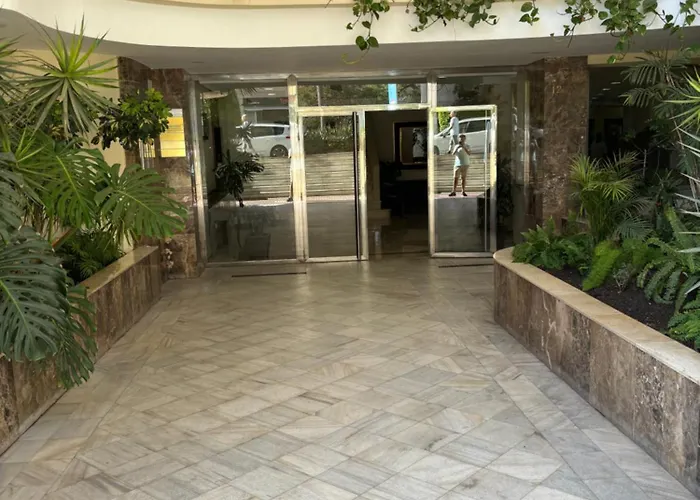 1ª Linea De Playa Marbell Center * Marbella