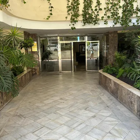 1ª Linea De Playa Marbell Center * Marbella